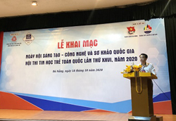 Đồng chí Nguyễn Thiên Tú, Giám đốc Trung tâm Phát triển Khoa học, công nghệ và Tài năng trẻ phát biểu khai mạc tại Vòng sơ khảo Hội thi khu vực miền Trung