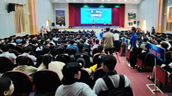 Không khí buổi khai mạc Hội thi tin học trẻ toàn quốc – Khu vực miền Trung diễn ra sôi động